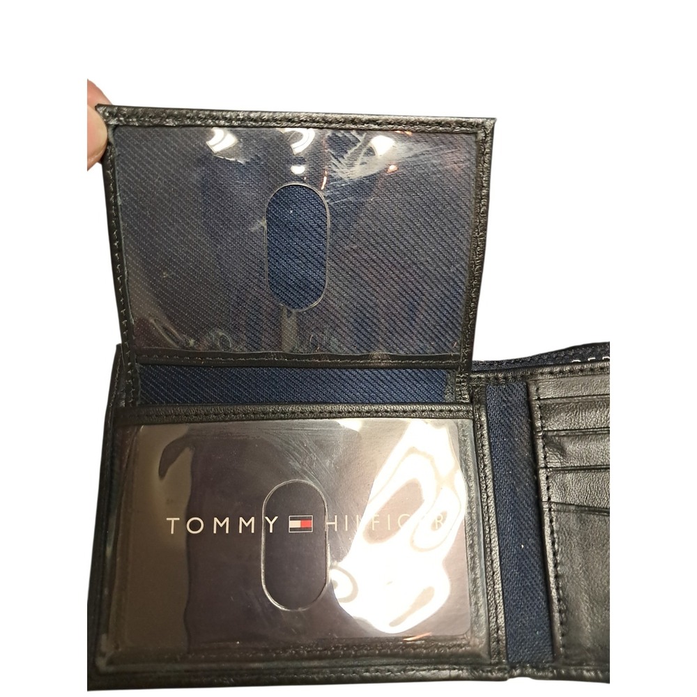 2005 Tommy Hilfiger Black Leather Bi Fold Wallet Passcase & Valet in Box - Picture 9 of 11